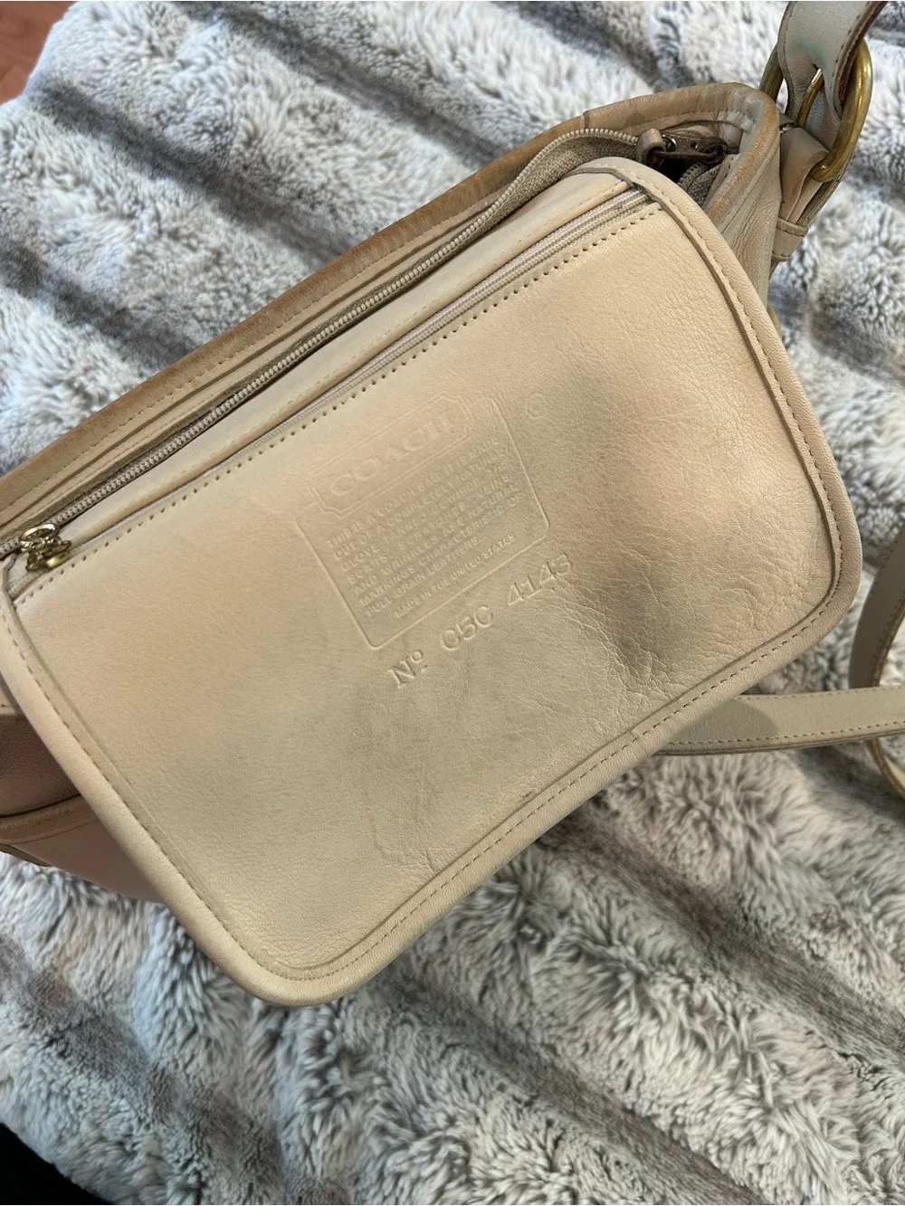 Vintage Coach 4143 - Worth Crossbody bag in Bone with Golden Hardware